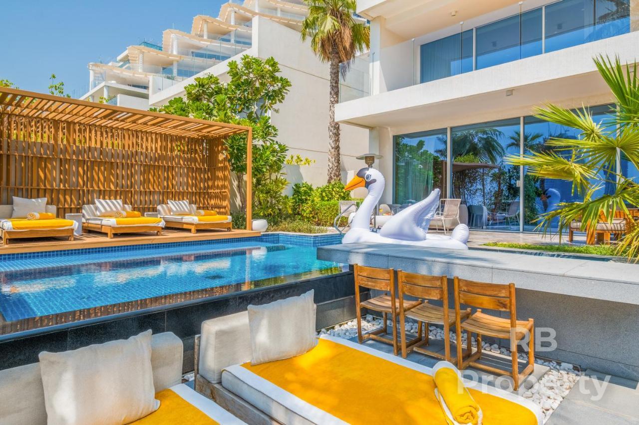 Five Palm Beach Villa - Three Floors, Private Pool, Jacuzzi Dubai Esterno foto
