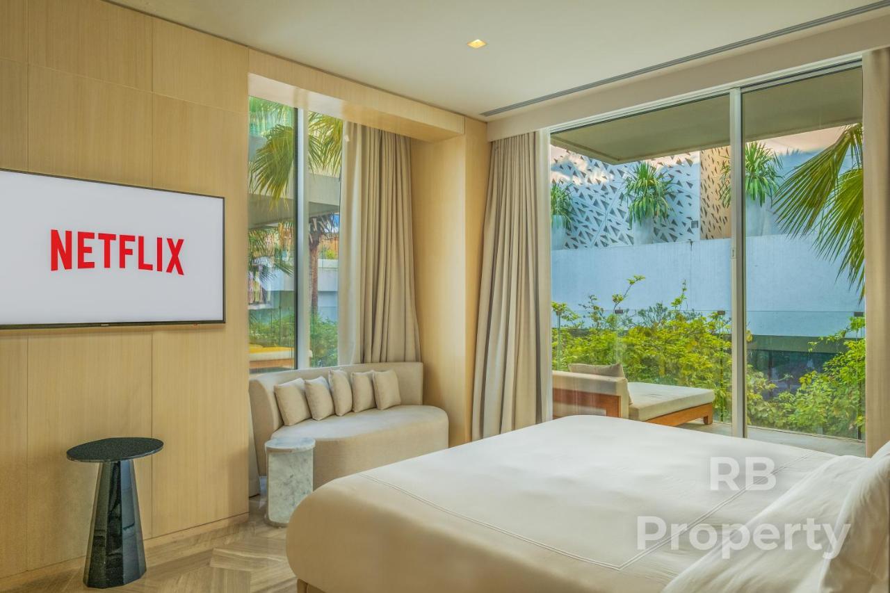 Five Palm Beach Villa - Three Floors, Private Pool, Jacuzzi Dubai Esterno foto